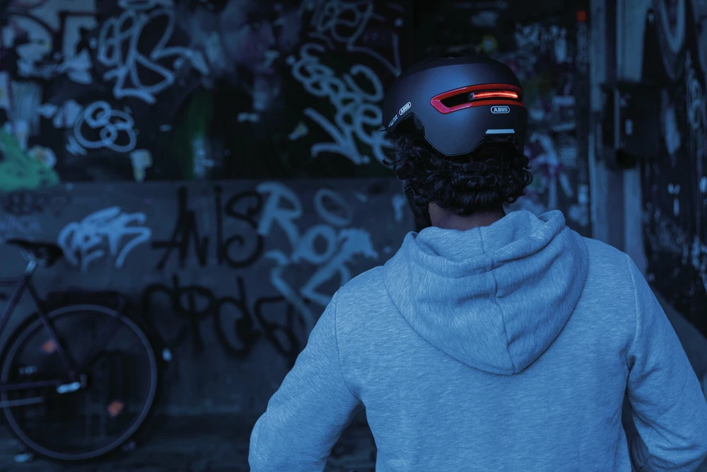 Abus Hud-Y Shiny White LED City-/Urbanhelm 6 Abus Hud-Y Shiny White LED City-/Urbanhelm – Bild 4