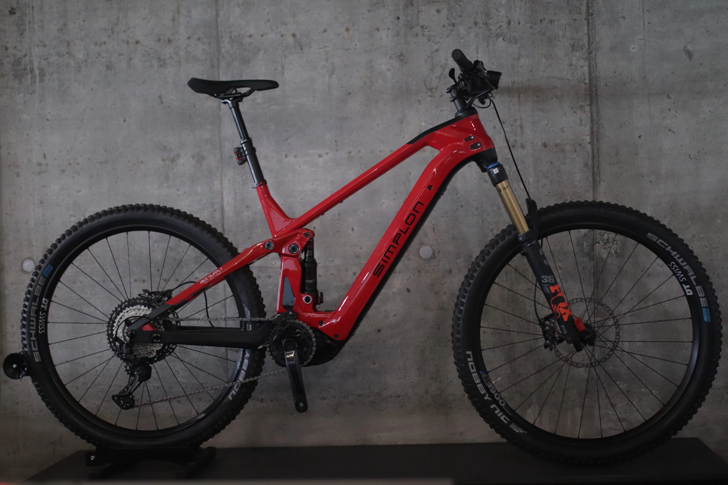 Simplon Stomp Pmax XT-12 625Wh 85Nm Cosmic Red E-Fully (2022) 4 Simplon Stomp Pmax XT-12 625Wh 85Nm Cosmic Red E-Fully (2022) – Bild 2